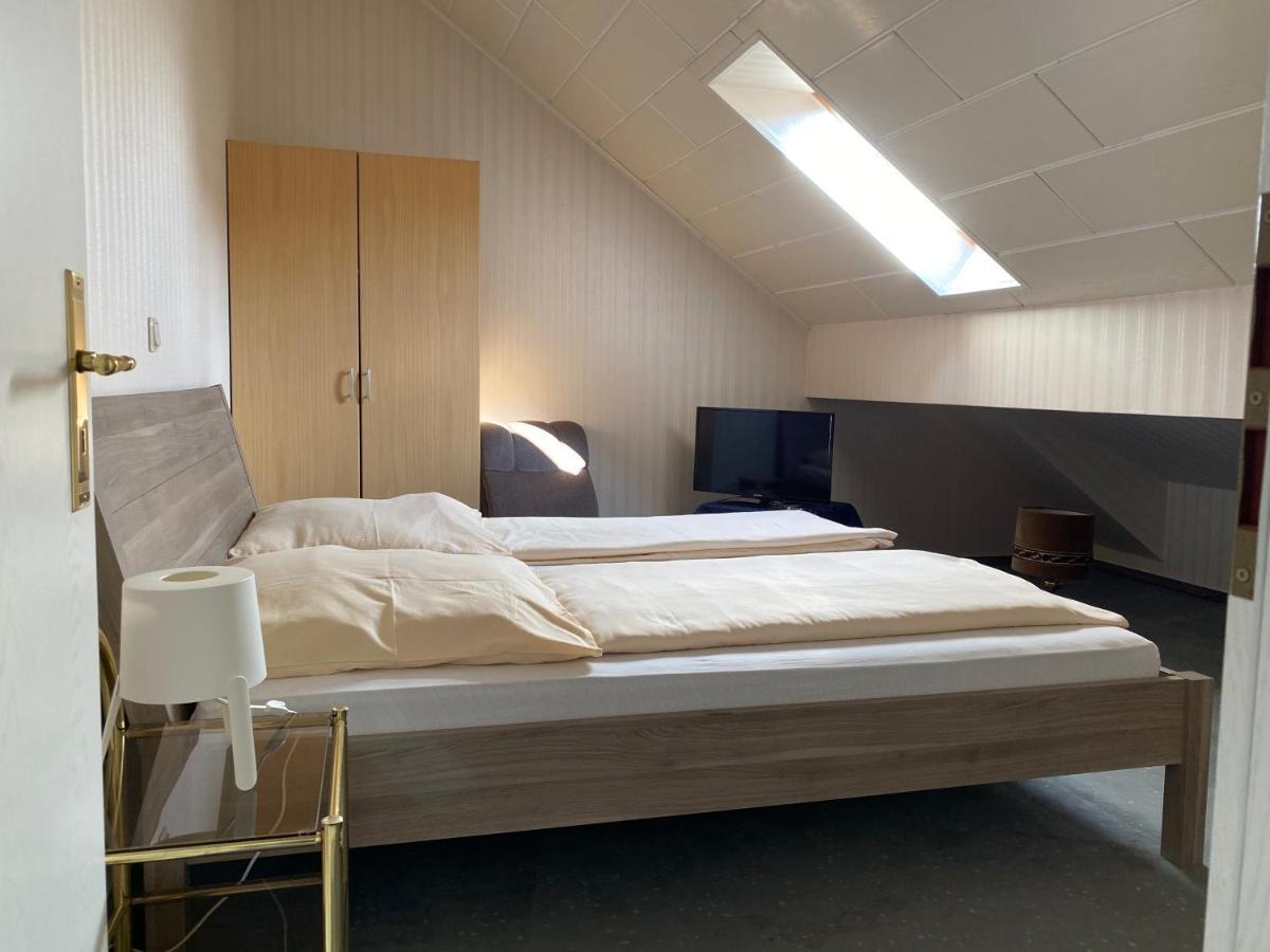 Hotel Schlosshof Dolgesheim エクステリア 写真